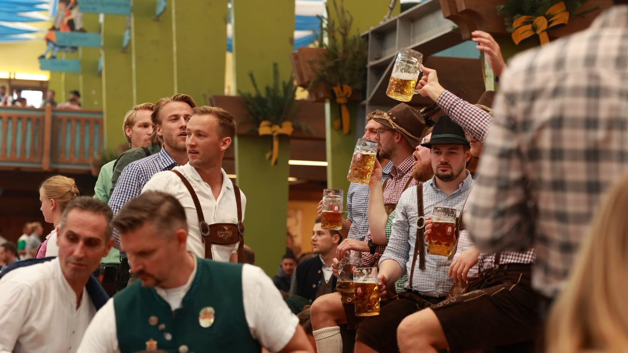 How to Order Beer at Oktoberfest in German? Every Phrase You Need to Know